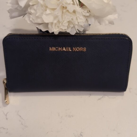 Michael Kors Jet Set Travel Large Continental Wallet - Picture 4 of 8